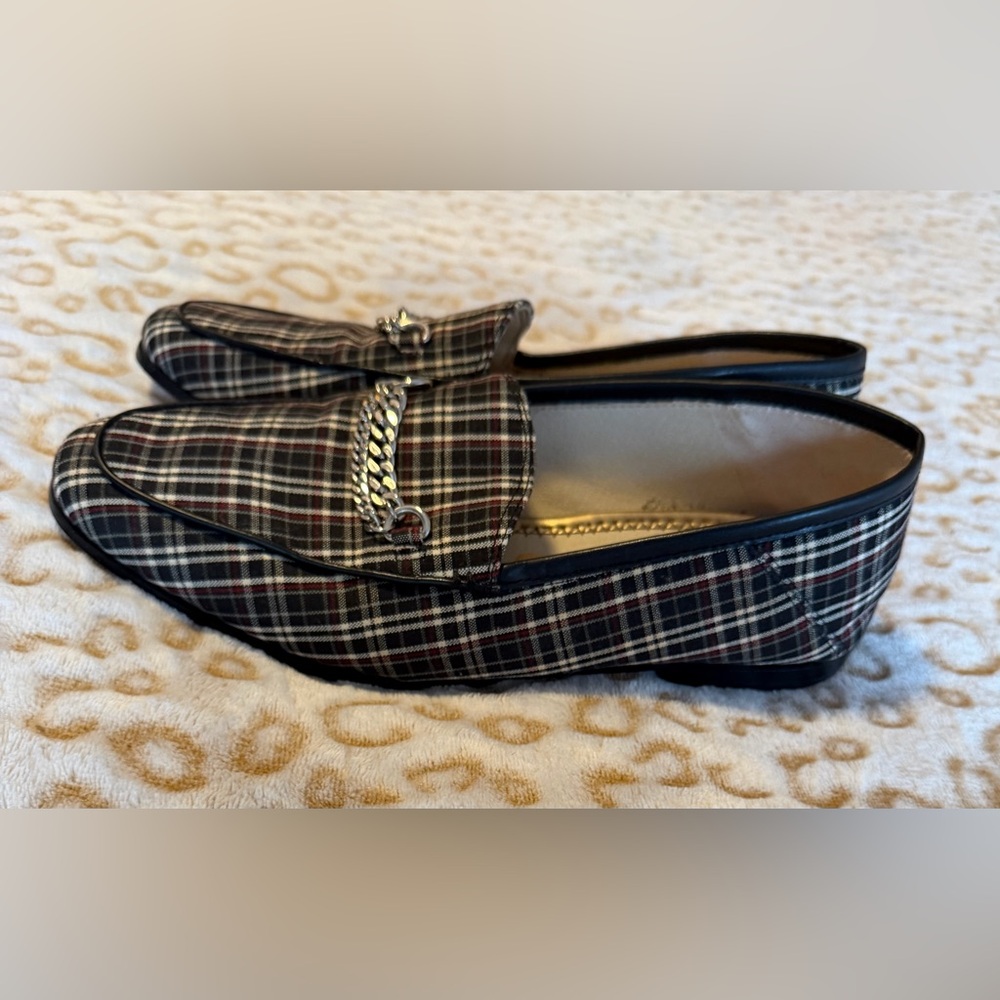 Sam Edelman Checkered Loafers with Silver Chain
Women’s Size: 8.5 - Picture 5 of 8